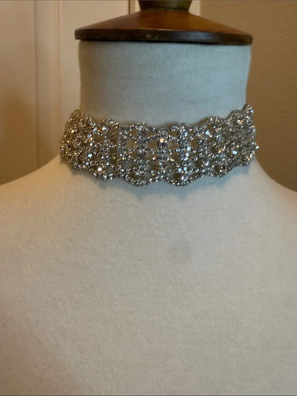 Rhinestone Crystal Silver Choker Necklace - Elegant Sparkle - Picture 1 of 4